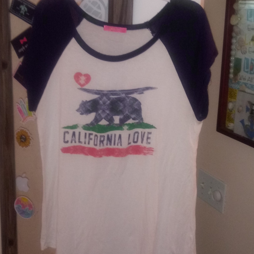 T-shirt. FINAL PRICE.